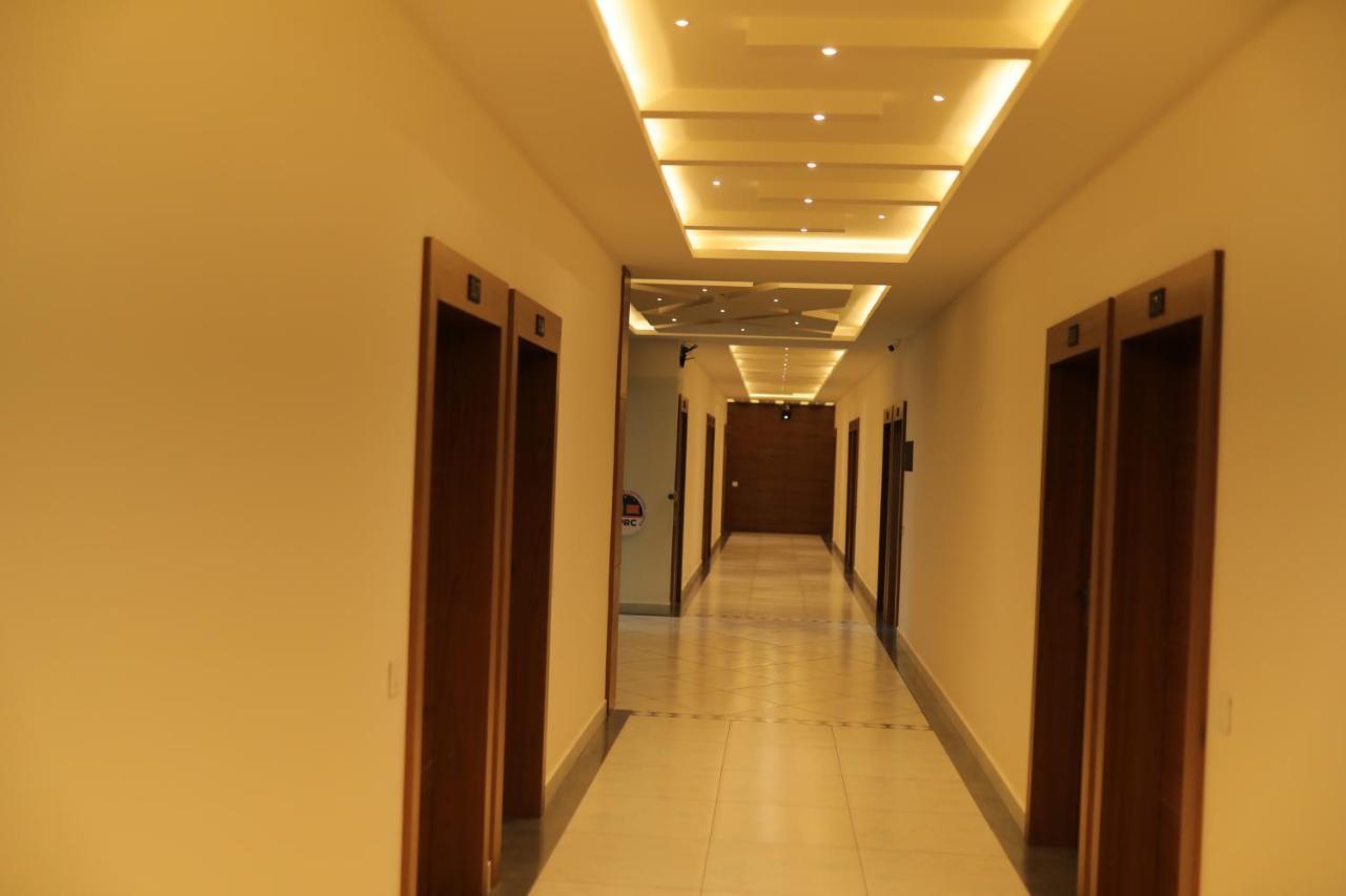 Hotel Hydepark Regency à Palakkad Extérieur photo